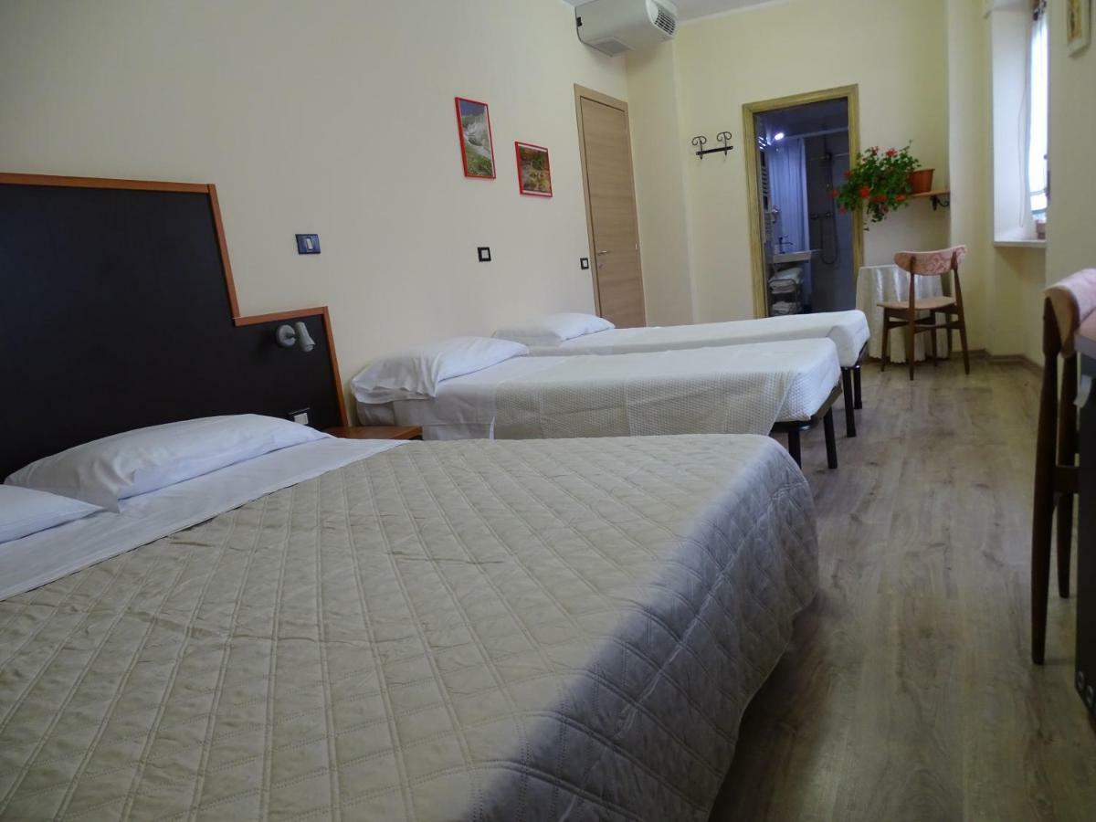 Monti Azzurri Otel Montemonaco Dış mekan fotoğraf